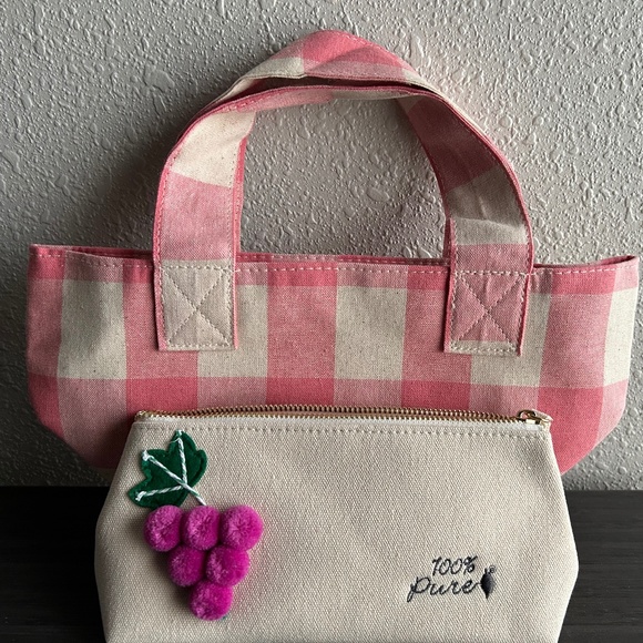 NEW!! Gingham Hand Tote & Embroidered Makeup Bag Bundle- (NWT) - Picture 1 of 6